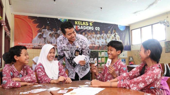 FASILITATOR PINTAR: Rohmadi Purwono, S.Pd. Fasilitator PINTAR Tanoto Foundation, Guru SD Negeri Sadeng 02, Kota Semarang. (Dok)