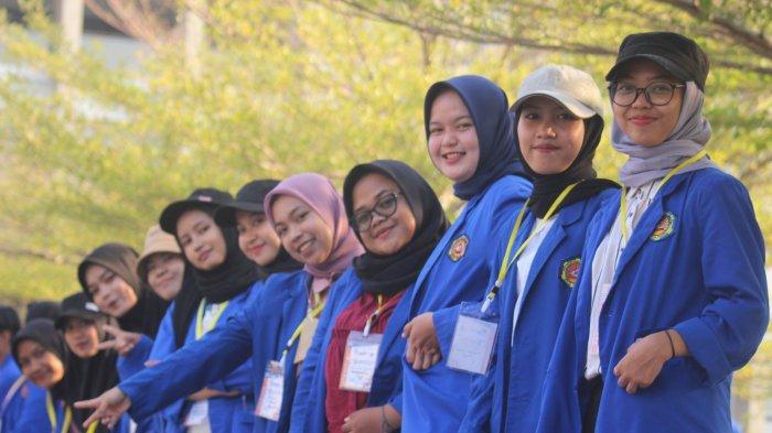 BIAYA PENDIDIKAN: Poltek Harber memberikan kado spesial kepada calon mahasiswa baru yang melakukan registrasi pendaftaran pada bulan Juli 2025 berupa potongan biaya pendidikan. Potongan tersebut dalam rangka perayaan Dies Natalis ke-23 Poltek Harber yang jatuh pada 8 Juli 2025. (Dok Poltek Harber)