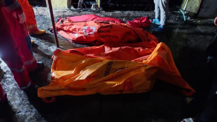 KORBAN KEBAKARAN: Korban kebakaran hebat rumah warga di Jalan Pesangrahan Raya No. 25/27 RT 006 RW 002, Kelurahan Mlatibaru, Kecamatan Semarang Timur, Kota Semarang, pada Jumat (25/7/2025) dini hari. Peristiwa tragis tersebut terjadi sekitar pukul 02.20 WIB dan menyebabkan lima orang meninggal dunia, termasuk seorang ibu hamil dan seorang balita. (DOK POLSEK SEMARANG TIMUR)
