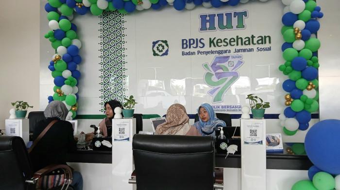 KANTOR PELAYANAN - Masyarakat tampak sedang mengakses layanan administrasi JKN di Kantor BPJS Kesehatan Cabang Tegal di Jalan Teuku Umar, Kota Tegal, Jumat (25/7/2025).
Tribun Jateng/ Fajar Bahruddin Achmad