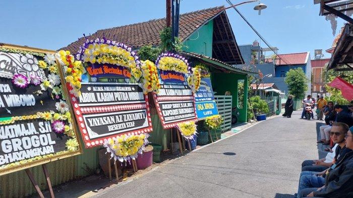 Suasana rumah duka di Puncangsawit Kecamatan Jebres Kota Solo, Selasa (17/9/2024) siang atau sebelum pemakaman.