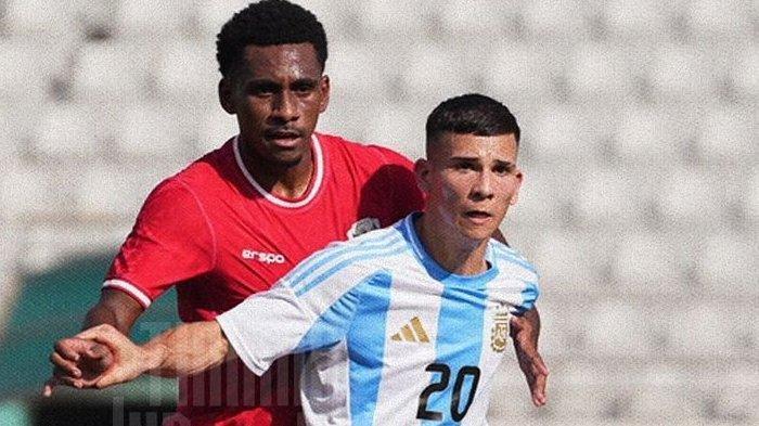 Aksi Iqbal Gwijangge di laga Timnas U20 Indonesia vs Argentina di Seoul Earth On Us 2024 pada Rabu (28/8/2024) sore WIB. Jadwal Timnas U20 Indonesia pada matchday kedua di turnamen Seoul Earth On Us 2024 melawan Thailand, asa Garuda Muda pertahankan tren positif.
