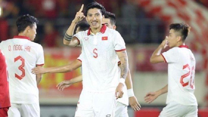 Aksi Licik Doan Van Hau di Piala AFF 2022, Tekel Sendiri Sakit Sendiri