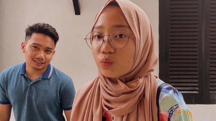 Anak Gubernur Jawa Barat Ridwan Kamil, Emmeril Kahn Mumtadz alias Eril (kiri) dan Camillia Laetitia Azzahra (kanan). Camillia diketahui sempat berenang di Sungai Aare namun berhasil selamat karena posisinya bukan paling belakang.