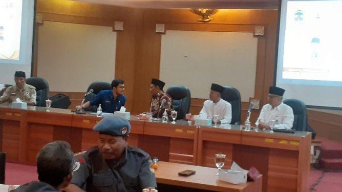 Dalam rangka menjaga kedaulatan dan keutuhan Negara Kesatuan Republik Indonesia (NKRI), Forum Kewaspadaan Dini Masyarakat (FKDM) Provinsi Jawa Tengah menggelar kegiatan seminar dengan tema 