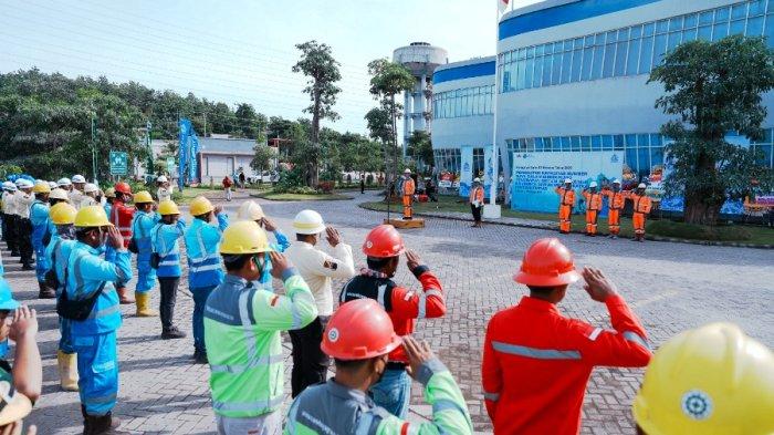 Apel siaga bulan K3 Nasional dipimpin secara langsung oleh Direktur Operasi PT Semen Gresik, Benny Ismanto dan dihadiri jajaran manajemen, karyawan, mitra kerja, serta perwakilan dari berbagai unit operasional perusahaan di lapangan parkir Gedung Omah SG Pabrik Rembang, 14 Januari 2025.