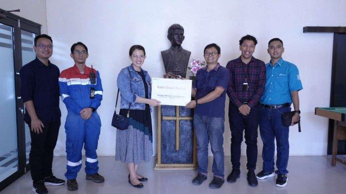 Bakti Sosial, Umat Kristiani Kilang Cilacap Salurkan Bantuan untuk Lembaga Pendidikan