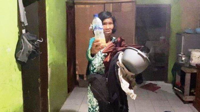 Baliah si pengemis Gunung Salak, Bogor, yang viral di media sosial, saat ditemui di kediamannya, Jumat (12/1/2024).
