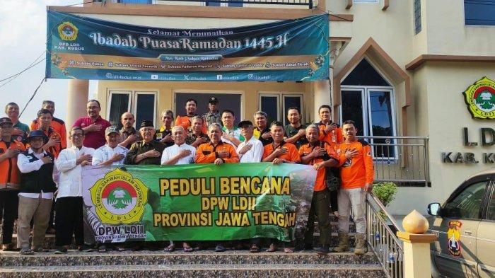 Sabtu, 23 Maret 2024, DPW LDII (Dewan Pimpinan Wilayah Lembaga Dakwah Islam Indonesia) bersama dengan relawan bencana Senkom Mitra Polri memberikan bantuan kepada warga yang terdampak banjir di Wilayah Demak dan Kudus. Bantuan tersebut meliputi mie instan, telur, beras, obat-obatan, dan kebutuhan lainnya yang sangat dibutuhkan oleh para korban banjir.