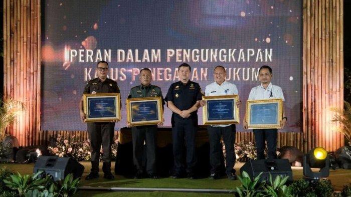 Bea Cukai Tanjung Emas telah mempertemukan 24 stakeholder yang terdiri dari perwakilan instansi pemerintah dan swasta dalam acara Wedangan Mas Tanjung pada Rabu (06/03/24).