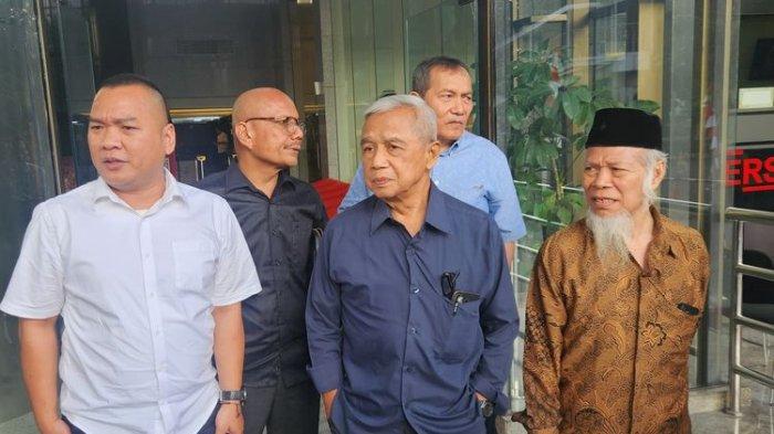 Sejumlah mantan Wakil Ketua dan penyidik Komisi Pemberantasan Korupsi (KPK) mendorong lembaga antirasuah mengusut dugaan keterlibatan Wali Kota Medan Bobby Nasution dalam kasus tambang di Maluku Utara, Rabu (14/8/2024).