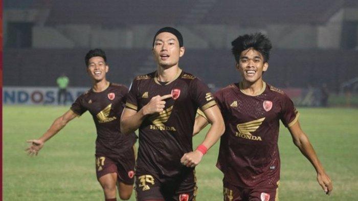 Brace atau dua gol pilar PSM Makassar Kenzo Nambu hajar PSIS Semarang dalam lanjutan BRI Liga 1 2022. (Instagram @psm_makassar)