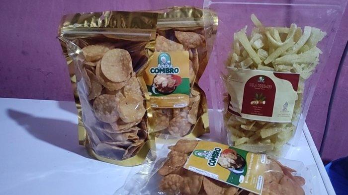 COMBRO UDANG - Combro Udang varian pedas dan stik ketela buatan Sri Nuniati Desa Rakit Kecamatan Rakit Banjarnegara, Senin (17/3/2025). 