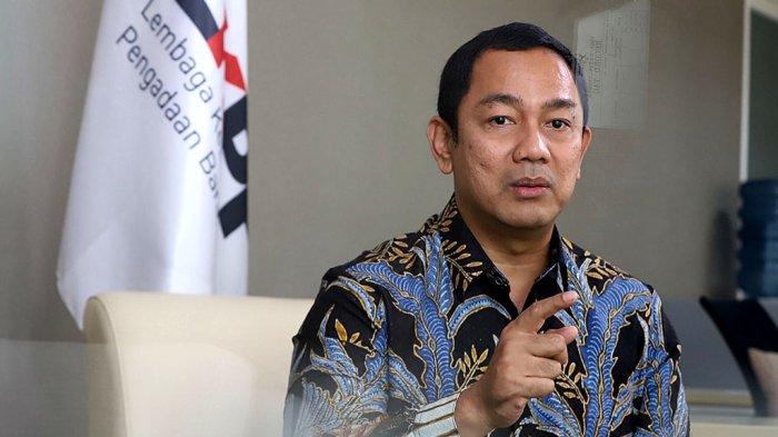 Cawagub Jateng Hendrar Prihadi diperiksa KPK terkait dugaan korupsi di Pemkot Semarang. Empat tersangka telah ditetapkan.