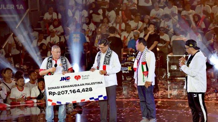 Dalam momen peringatan Ulang Tahun Ke-33 tahun ini, JNE mengusung tema ”Gass Terus Semangatnya” yang memiliki makna Menyatukan Kebersamaan, Menguatkan Semangat dan terus Berbagi, Memberi serta Menyayangi.