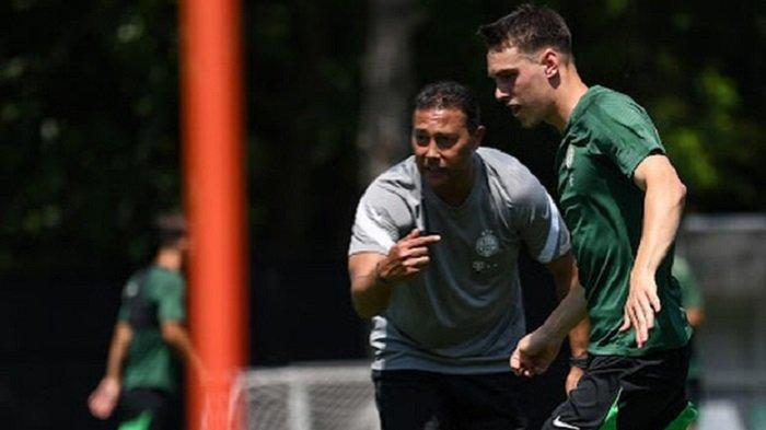 Diisukan Jadi Kandidat Asisten Pelatih Timnas Indonesia, Denny Landzaat Hapus Postingan Dukungan RMS
