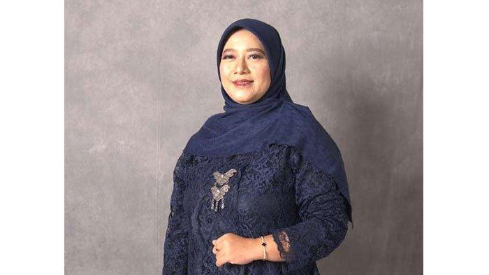 Dr. Tenia Wahyuningrum, S.Kom., M.T. Rektor perempuan pertama dan termuda sepanjang sejarah Institut Teknologi Telkom Purwokerto (ITTP).
