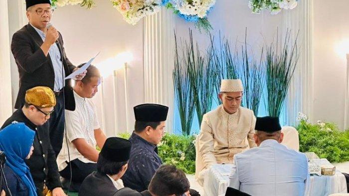 Menteri BUMN Erick Thohir dan Wakil Ketua DPR Dasco hadir sebagai saksi dalam akad nikah putri politikus Gerindra Andre Rosiade itu.