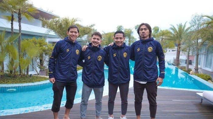 Evan Dimas, Adam Alis, Gian Zola, dan Andik Rendika Rama, pemain Arema FC.
