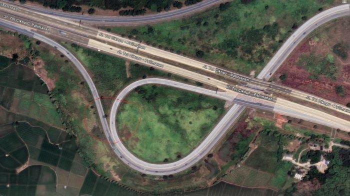 Exit Tol Cikampek KM 72 lokasi kecelakaan maut bus Handoyo terguling, Jumat (15/12/2023) sore. Kecelakaan ini mengakibatkan 12 orang tewas.