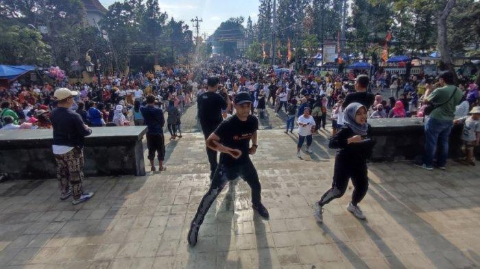 Keseruan Flashmob yang diikuti 1000 orang di Salatiga - Tribunjateng.com
