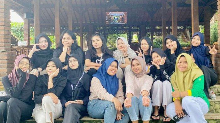 Foto bersama UKM Pilus USM saat Gelar Makrab