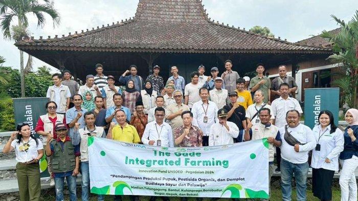 Foto bersama dalam program The Gade Integrated Farming Berbasis Sumberdaya Organik Lokal Guna Mendukung Kemandirian Pupuk, Ketahanan Pangan dan Sustainable Agiculture