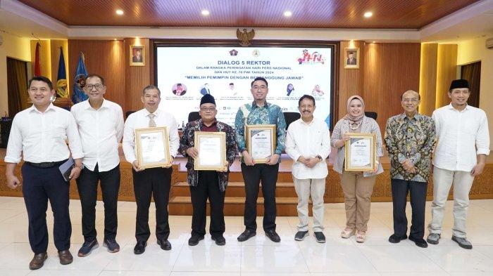 Foto bersama usai acara