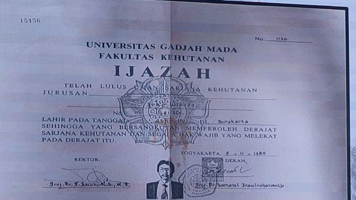 IJAZAH S1 UGM MILIK JOKOWI