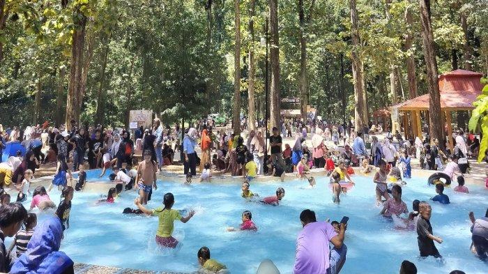 GOA TERAWANG - Aneka wahana yang ada di Goa Terawang Ecopark. Rainbow slide dan ATV jadi wahana terfavorit selama libur lebaran.