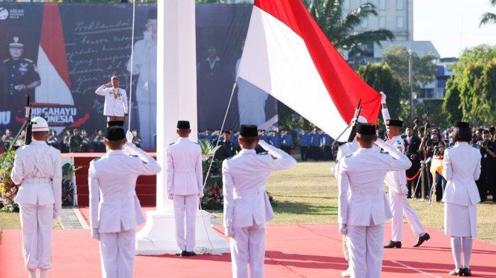 Ganjar Pranowo menjadi inspektur upacara Peringatan Hari Ulang Tahun ke-78 Republik Indonesia, di Lapangan Pancasila, Simpang Lima, Semarang, Kamis (17/8/2023).