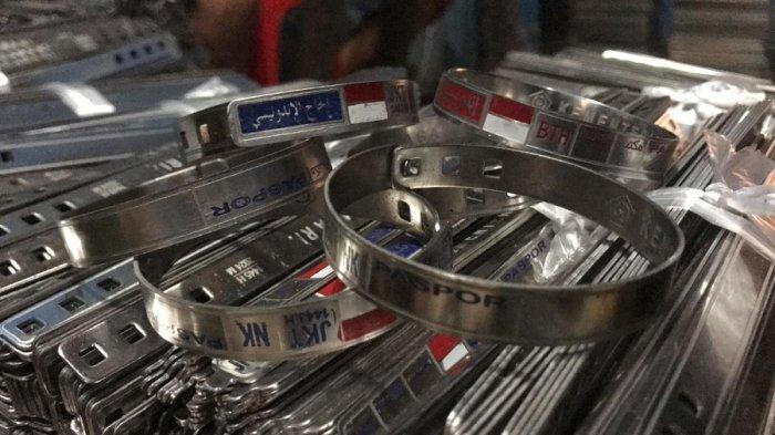 Sampel produk gelang haji hasil produksi Andi Subandi warga Desa Bakalan, Kecamatan Kalinyamatan, Kabupaten Jepara.
