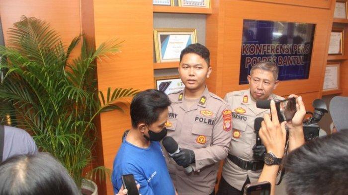 HH penjual jenglot di Bantul.