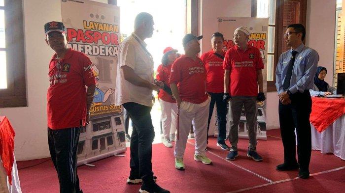 Hari Ke-2 Layanan Paspor Merdeka, Ratusan Masyarakat Serbu Weeskamer