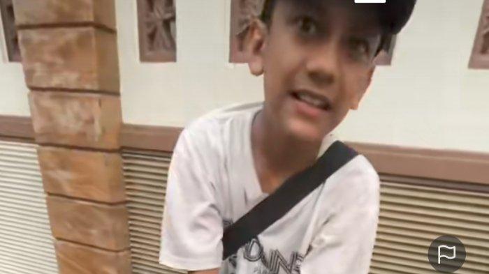 Ifan bocah penjual cobek ganteng
