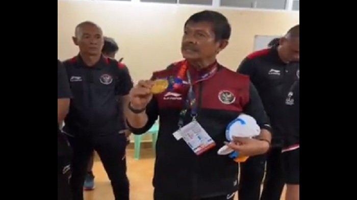 Ini Pidato Indra Sjafri yang Menggetarkan Ruang Ganti Usai Timnas U22 Indonesia Raih Emas SEA Games