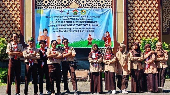Sebanyak 145 adik-adik pramuka binaan DPD LDII Kabupaten Semarang berbondong-bondong memenuhi halaman Wista Baitul Makmur untuk mengikuti JANGGALA, sebuah Ajang Penggalang Sako Pramuka tingkat Kabupaten Semarang yang diadakan setahun sekali, Rabu (19/7/2023) lalu.