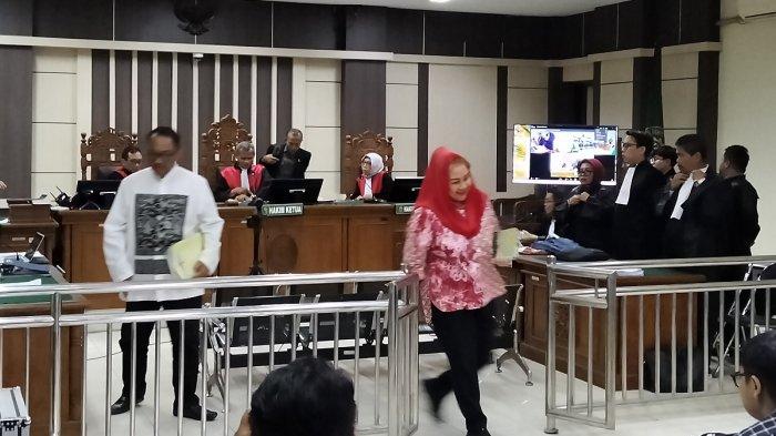 PERIKSA SAKSI - Jaksa KPK periksa saksi dari Gapensi pada perkara korupsi yang menjerat Wali Kota Semarang Hevearita Gunaryanti Rahayu dan Alwin di Basri berlangsung di Pengadilan Tipikor Semarang