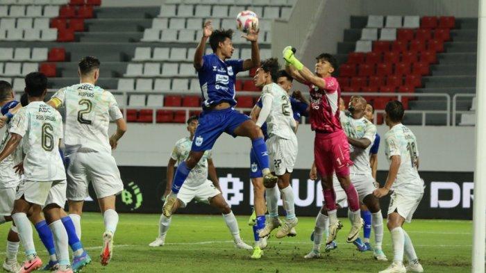 PSIS VS PERSIB - Jalannya laga PSIS Semarang melawan Persib Bandung di Stadion Jatidiri pada pekan ke-22 Liga 1 2024-2025, Minggu (9/2/2025). Dalam laga tersebut tim tuan rumah kalah dengan skor 0-1.