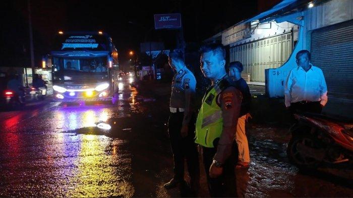 KECELAKAAN DI GROBOGAN: Kecelakaan terjadi di Jalan Raya Semarang–Purwodadi, tepatnya di Desa Tegowanu Kulon, Kecamatan Tegowanu, Kabupaten Grobogan, Rabu (28/5/2025) malam. Seorang pengendara sepeda motor terlindas bus Trans Jateng.