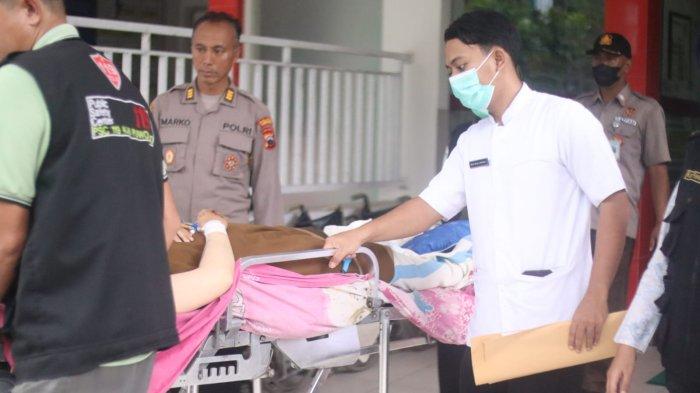 SOPIR MENINGGAL - Korban atas nama Ladis, sopir truk yang sempat dirujuk ke RSUP Dr Sardjito Yogyakarta dinyatakan meninggal akibat luka serius yang dideritanya, Jumat (9/5/2025). 