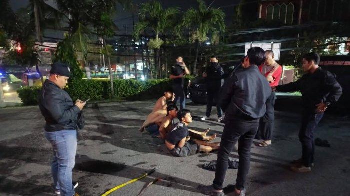 KREAK SEMARANG - Empat orang kreak bersenjata tajam diamankan polisi di Semarang. Dok Ist