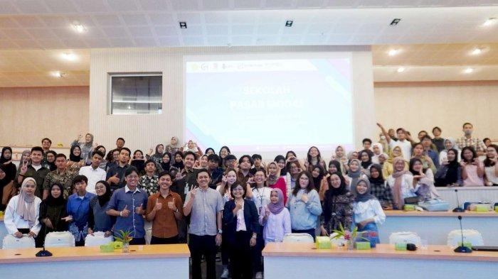 Kegiatan Sekolah Pasar Modal (SPM) FEB Unsoed bekerjasama antara FEB Unsoed - Sinar Mas Sekuritas, dan Bursa Efek Indonesia.