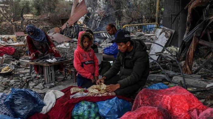 Kementerian Kesehatan Palestina menjelaskan jutaan warga Gaza terancam terkena epidemi Hepatitis A imbas kepadatan luar biasa yang terjadi di kamp pengungsian pasca warga Gaza mulai mengungsi secara besar-besaran.