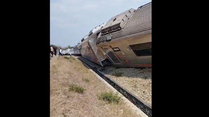 Kereta Api (KA) Argo Semeru dan KA Argo Wilis anjlok di kawasan Sentolo, Kulon Progo, Selasa (17/10/2023) siang.