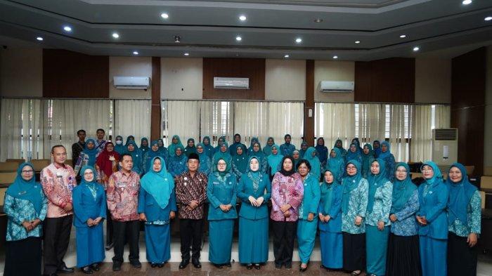 Kegiatan pelantikan Ketua PKK Kota Pekalongan di Kantor Sekretariat Daerah Kota Pekalongan, Jum'at (5/4/2024).