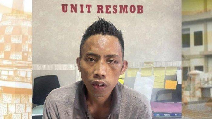 Tersangka pencurian motor, Khoirul Abdul Kholiq diringkus polisi selepas melakukan pencurian motor di depan toko ponsel.