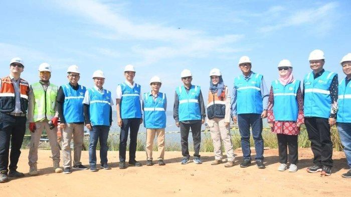 Komitmen Sediakan Energi Bersih, Komisaris dan Direksi PLN Tinjau Langsung Proyek PLTA Cisokan dan PLTS Apung Cirata