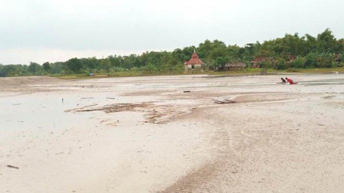 Kondisi Bledug Cangkring di Desa Grabagan Kecamatan Kradenan Kabupaten Grobogan seusai meletus, Rabu (23/2022).