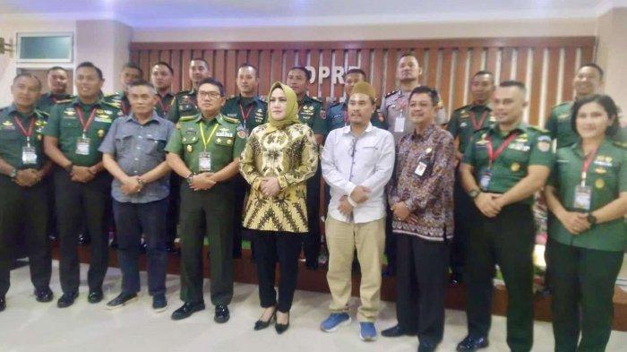 Kunjungan 20 Perwira Siswa (Pasis) Dikreg LXIII Seskoad ke kantor Dewan Perwakilan Rakyat Daerah (DPRD) Kabupaten Kudus, Rabu (6/9/2023).